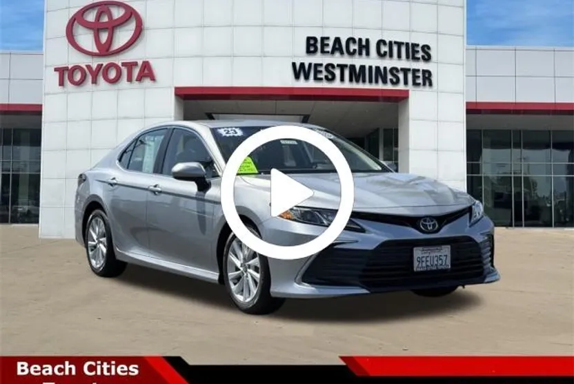 2023 Toyota Camry LE photo 1