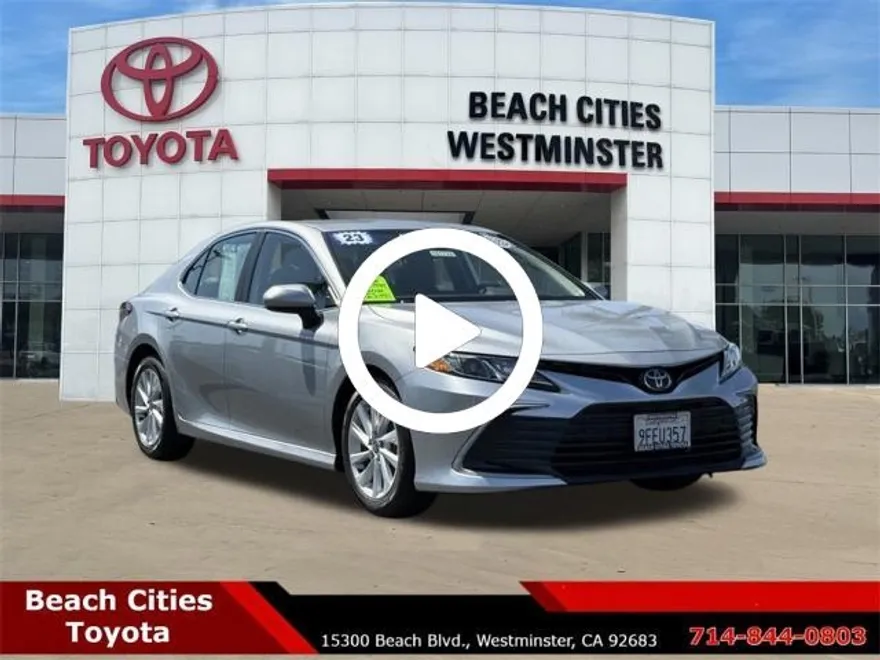 2023 Toyota Camry LE photo 1