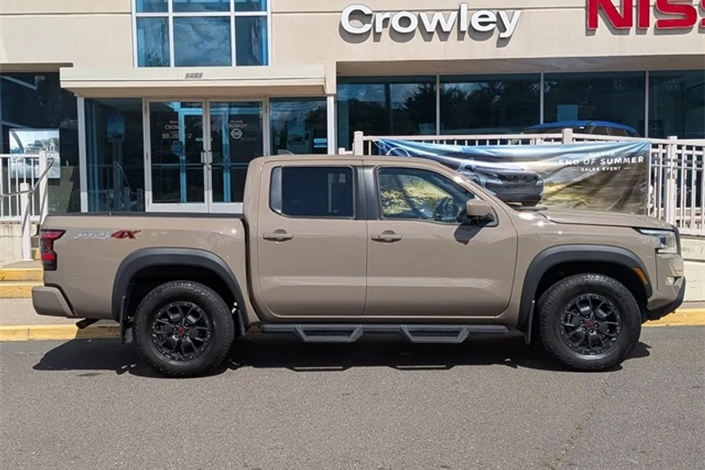 2022 Nissan Frontier PRO-4X photo 1