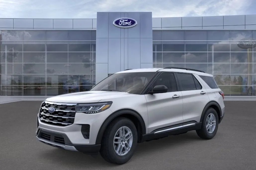 2025 Ford Explorer photo 1