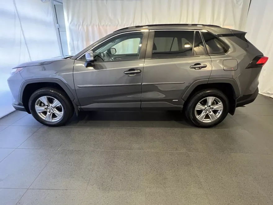 2022 Toyota RAV4 Hybrid XLE photo 1
