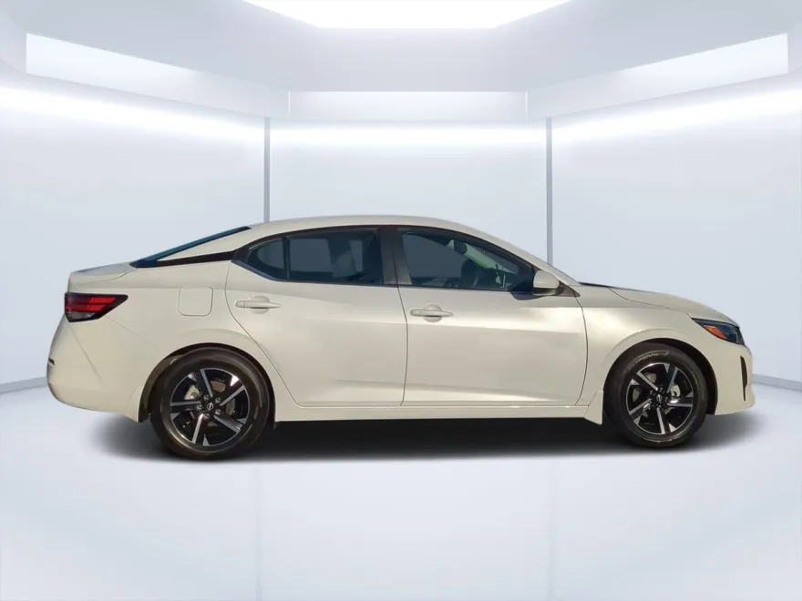 2025 Nissan Sentra SV photo 1