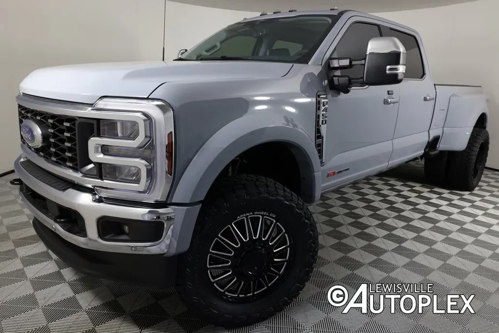 2025 Ford F-450 Lariat photo 1