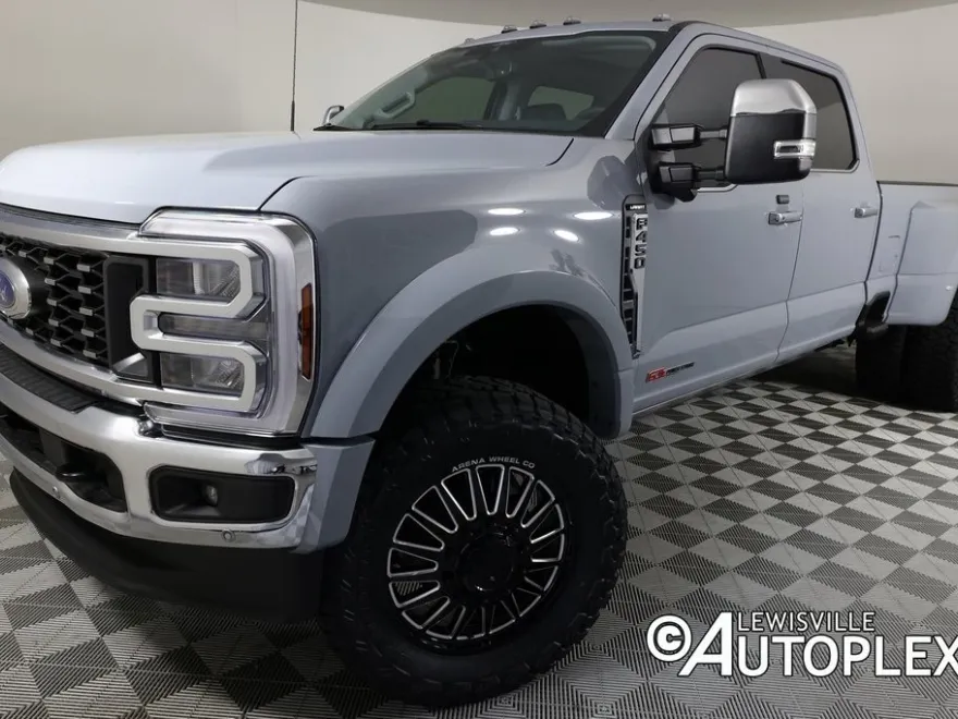 2025 Ford F-450 Lariat photo 1