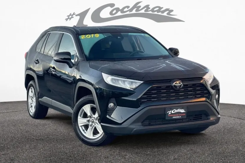 2019 Toyota RAV4 XLE photo 1
