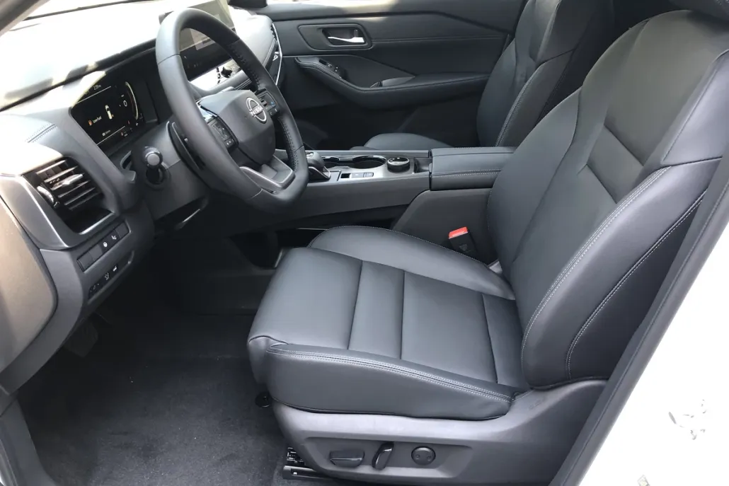 2025 Nissan Rogue SL photo 1