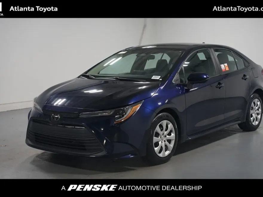 2023 Toyota Corolla LE photo 1