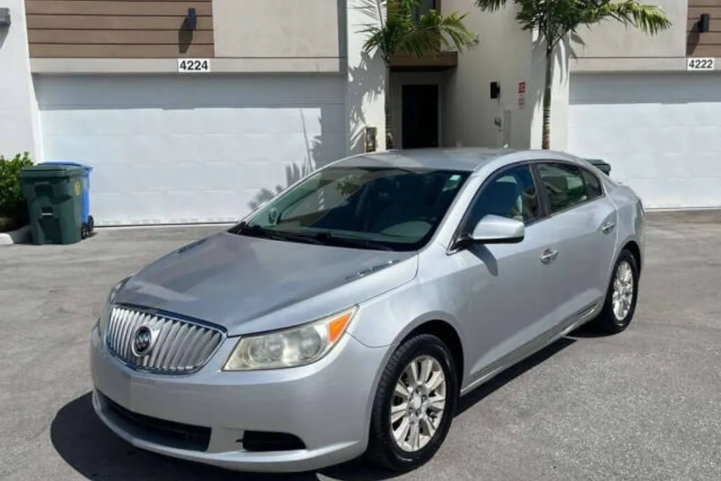 2011 Buick LaCrosse CX photo 1