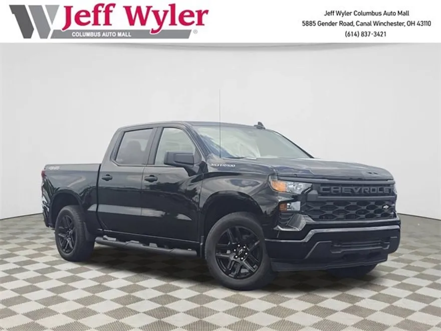 2025 Chevrolet Silverado 1500 Custom photo 1