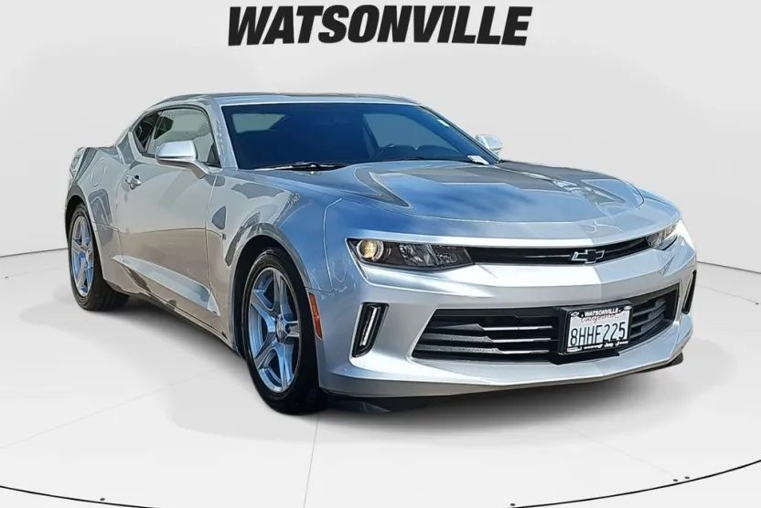 2018 Chevrolet Camaro 1LT photo 1