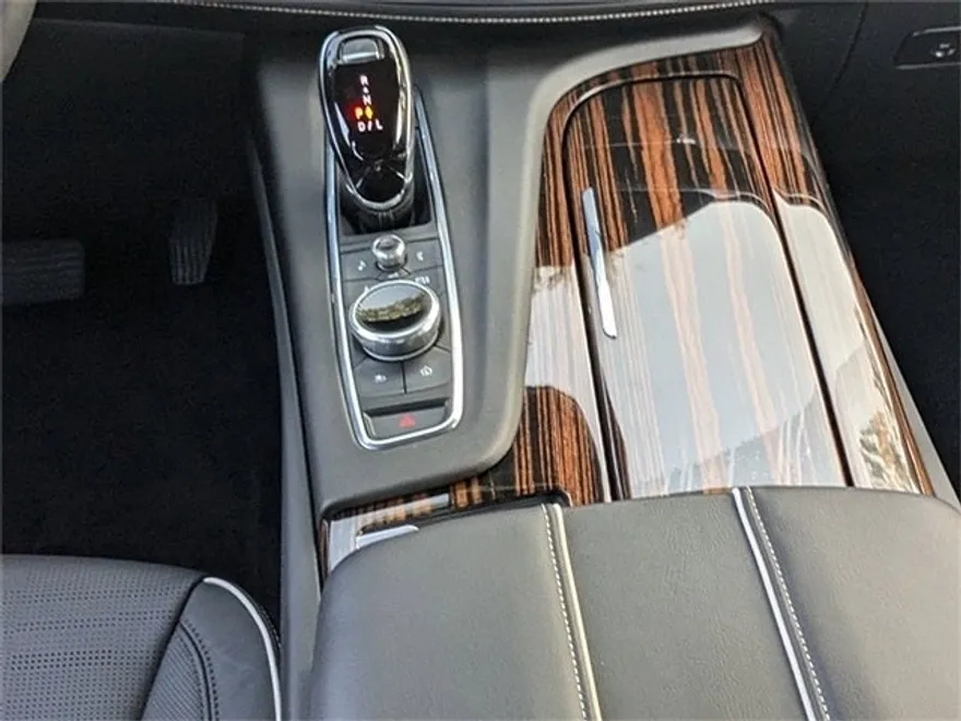 2024 Cadillac Escalade Premium Luxury photo 18
