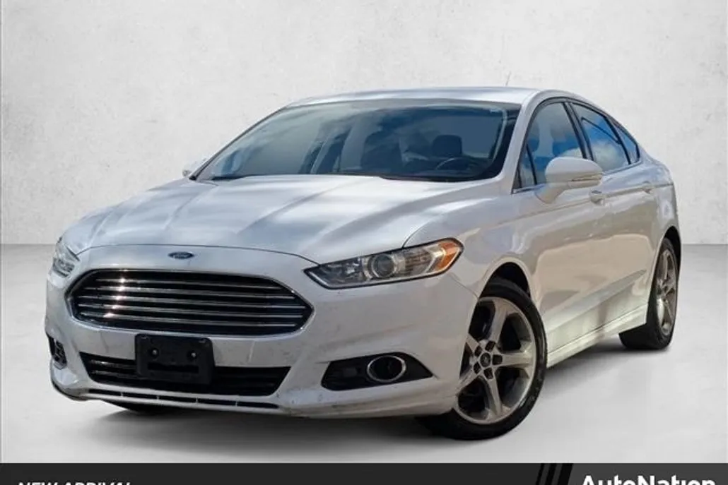 2015 Ford Fusion SE photo 1