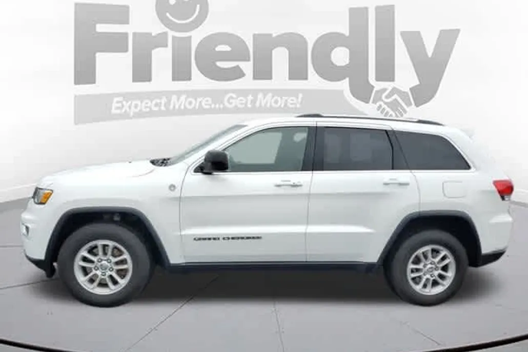 2019 Jeep Grand Cherokee Laredo E photo 1