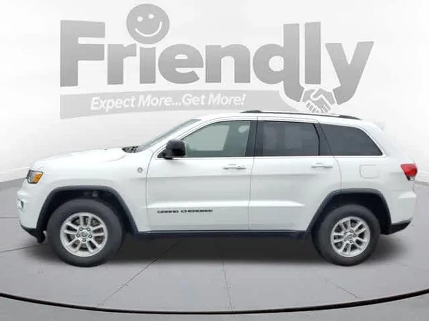 2019 Jeep Grand Cherokee Laredo E photo 1