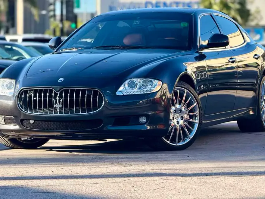 2010 Maserati Quattroporte S photo 1