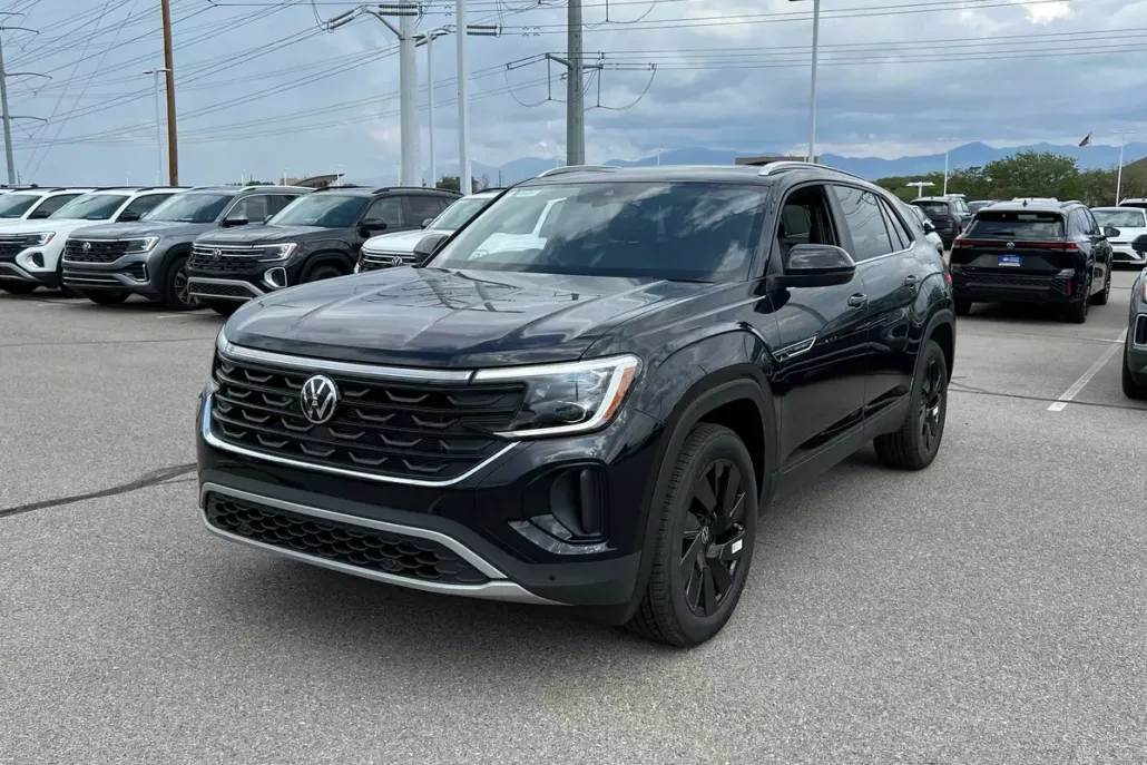 2026 Volkswagen Atlas Cross Sport SE Technology photo 1