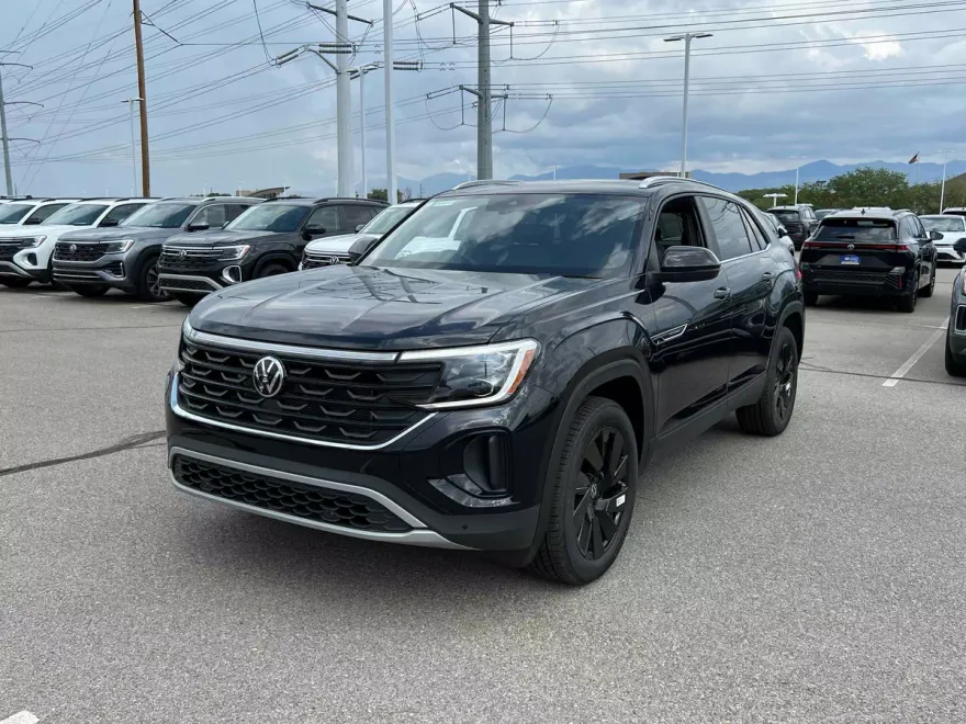 2026 Volkswagen Atlas Cross Sport SE Technology photo 1