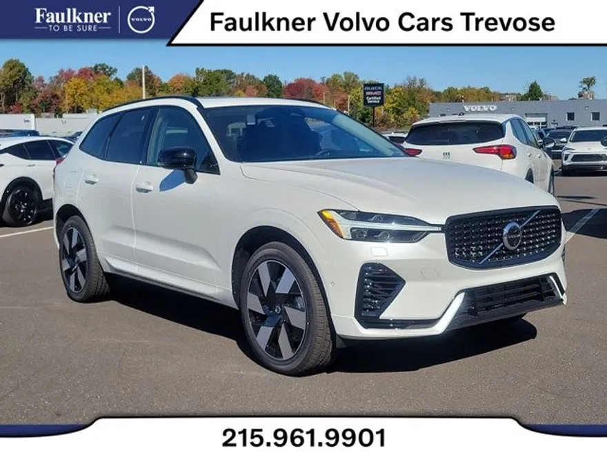 2025 Volvo XC60 Hybrid T8 Plus photo 1