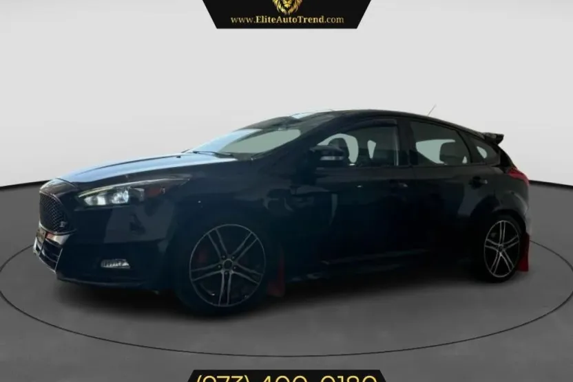 2017 Ford Focus ST photo 1