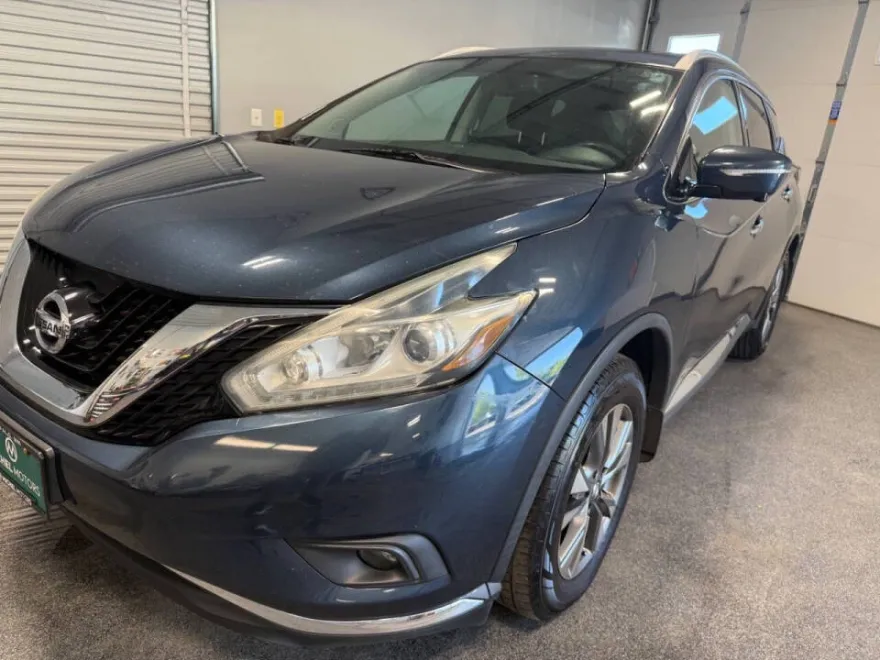 2015 Nissan Murano SV photo 1