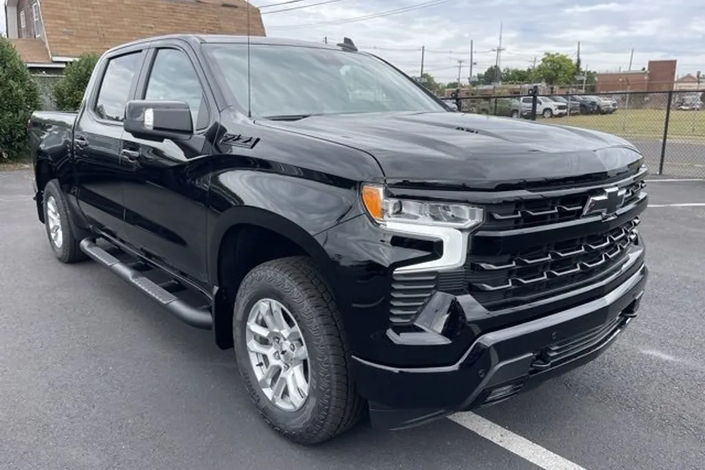 2025 Chevrolet Silverado 1500 RST photo 1