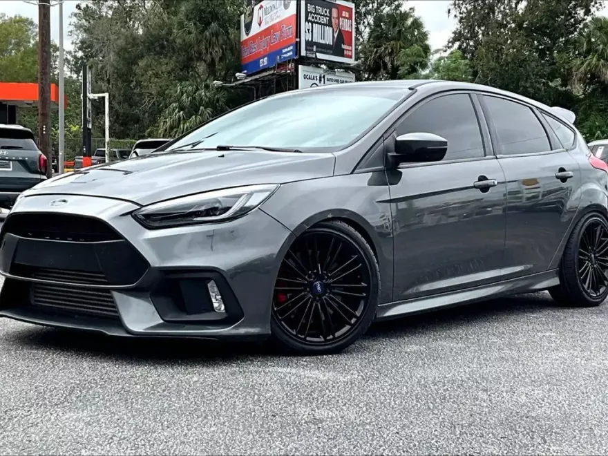 2018 Ford Focus ST photo 1