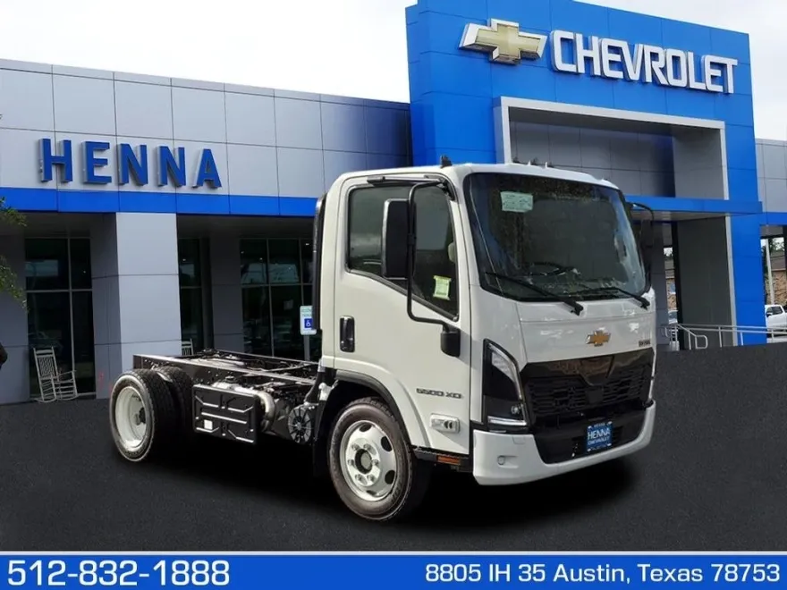 2025 Chevrolet Silverado photo 1