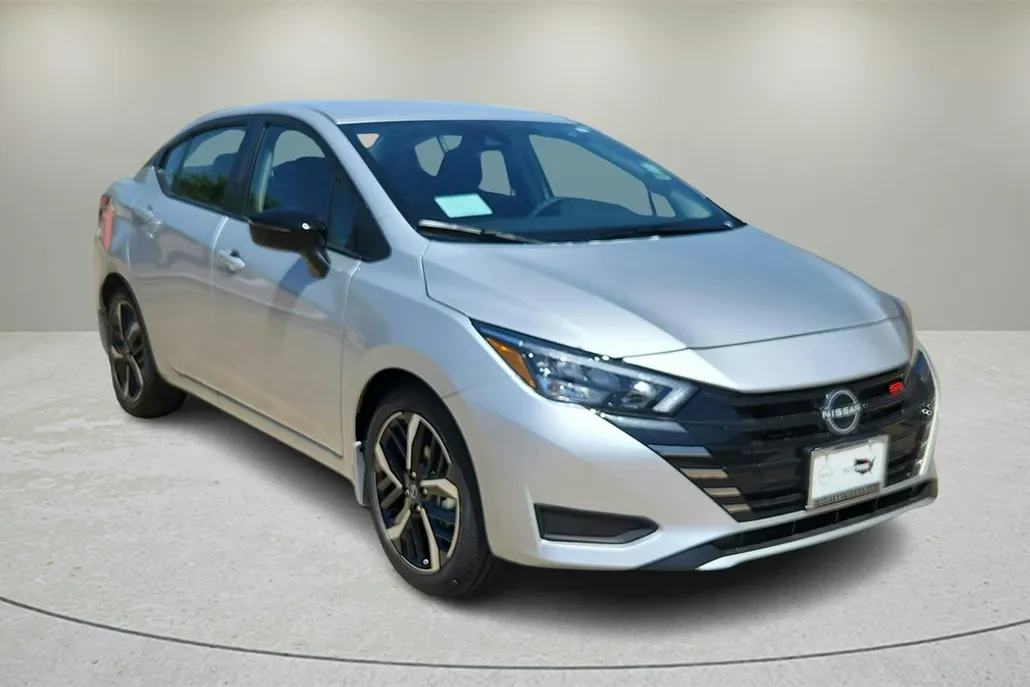 2025 Nissan Versa SR photo 1