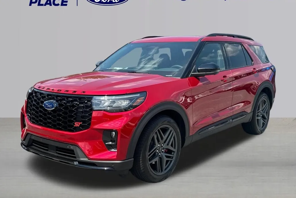 2025 Ford Explorer ST photo 1