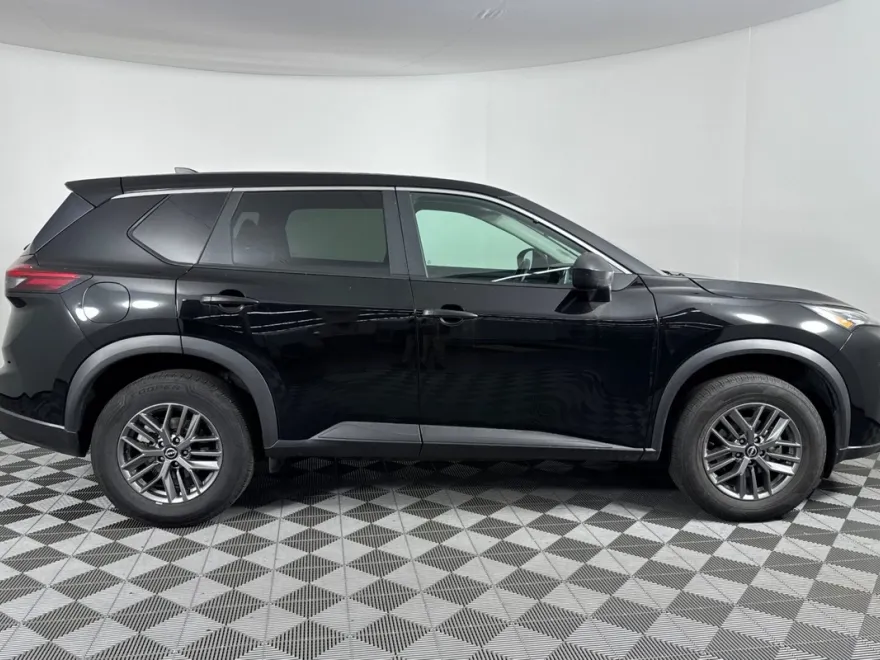 2024 Nissan Rogue S photo 1