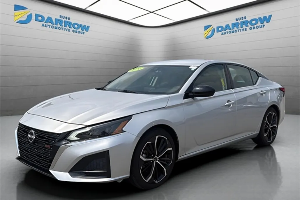 2024 Nissan Altima 2.5 SR photo 1