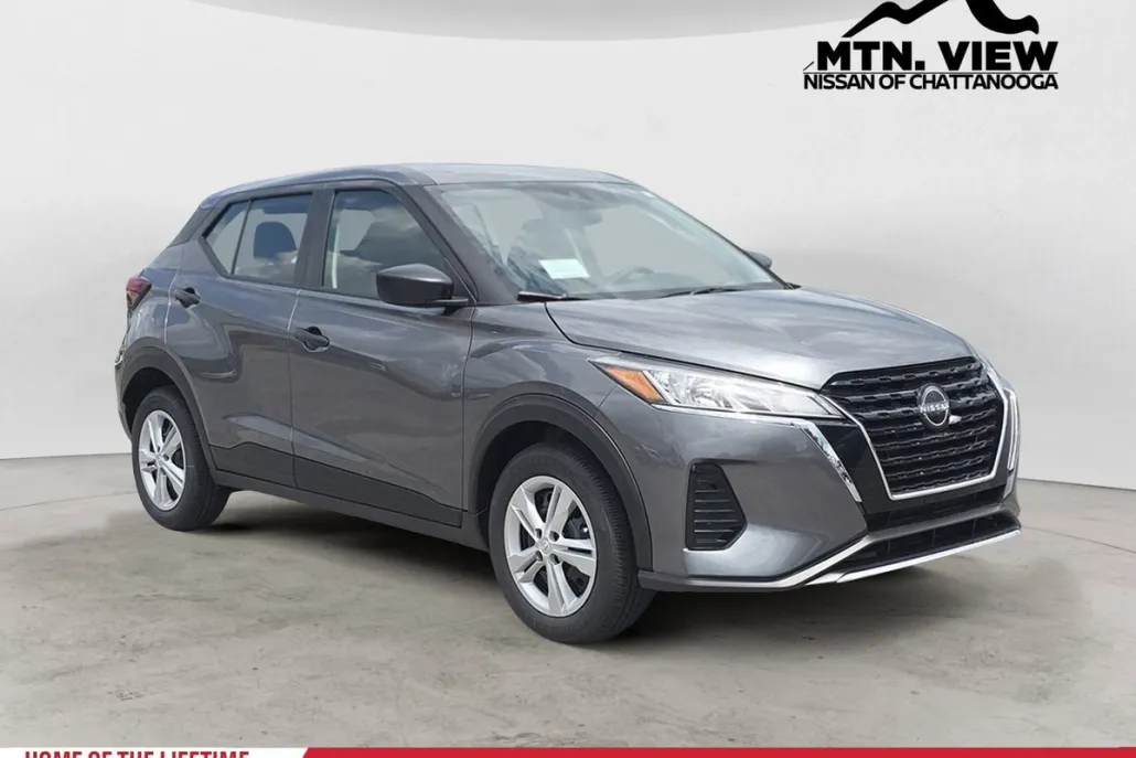 2025 Nissan Kicks Play S photo 1