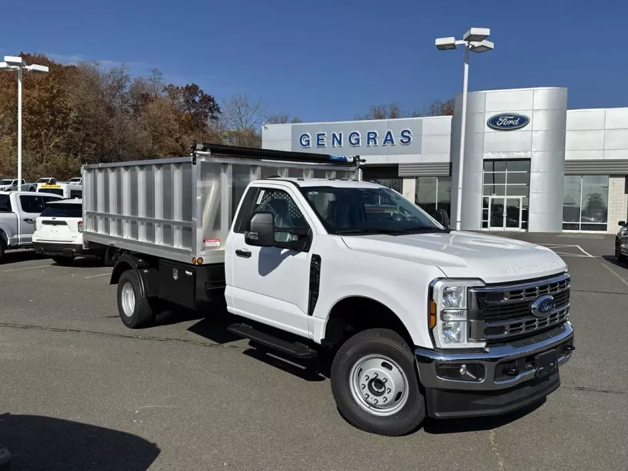 2024 Ford F-350 XL photo 1