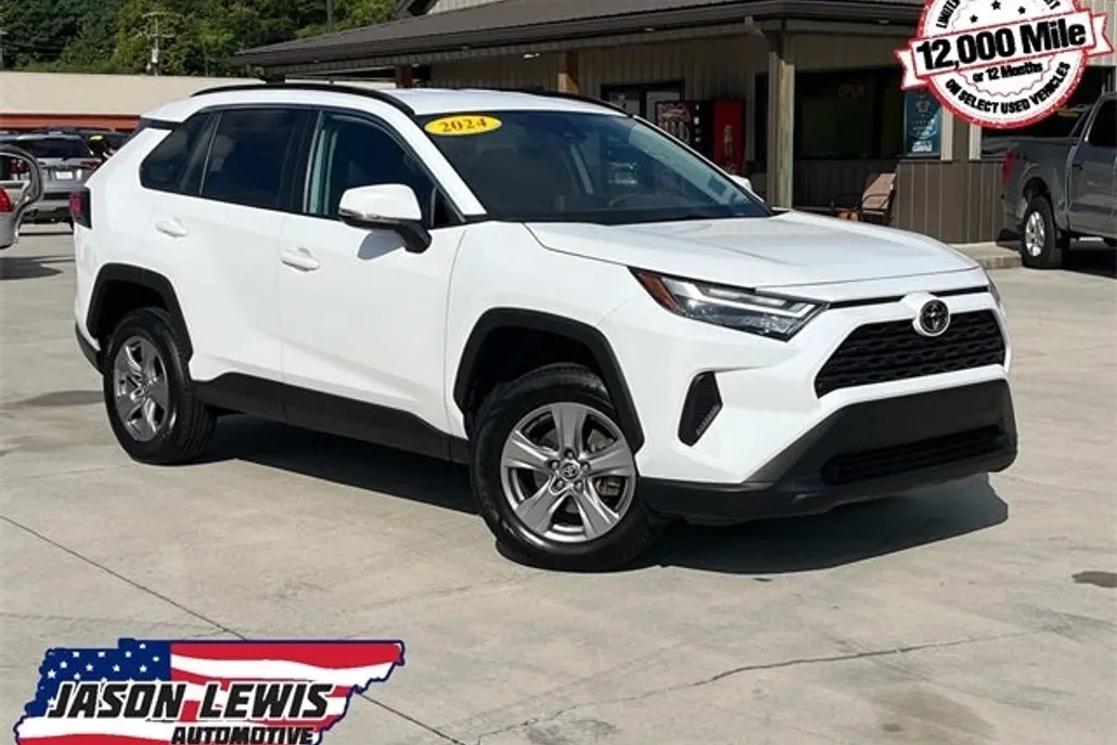 2024 Toyota RAV4 XLE photo 1