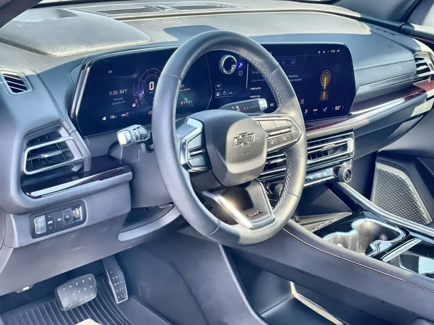 2024 Chevrolet Traverse Z71 photo 1