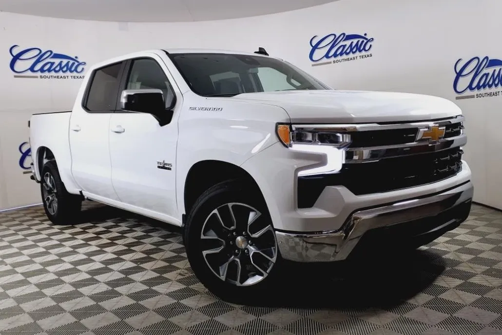 2026 Chevrolet Silverado 1500 LT photo 1