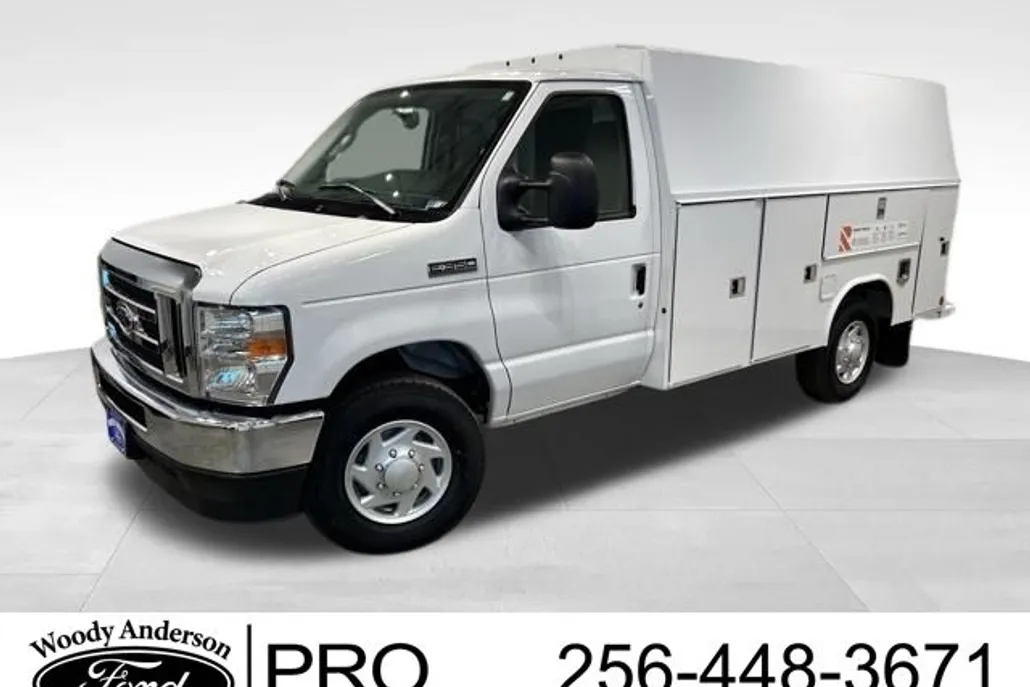 2025 Ford E-350 Base photo 1
