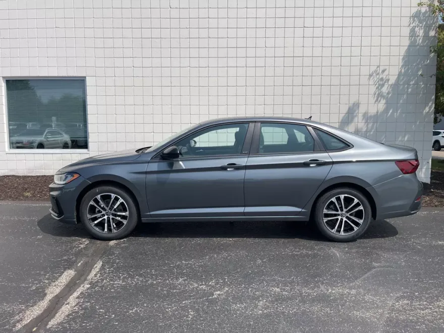 2025 Volkswagen Jetta 1.5T Sport photo 1