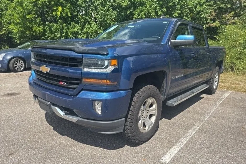 2018 Chevrolet Silverado 1500 LT photo 1