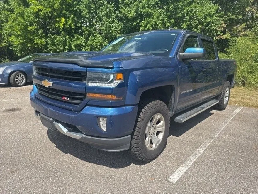 2018 Chevrolet Silverado 1500 LT photo 1
