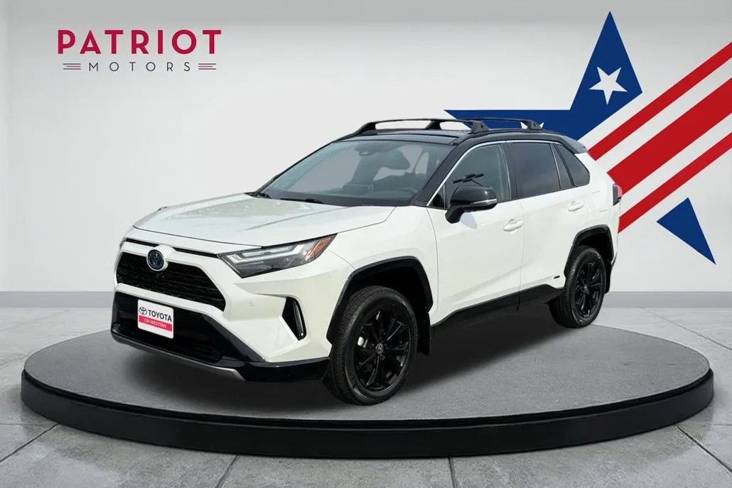 2022 Toyota RAV4 Hybrid XSE photo 1