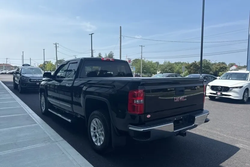 2015 Gmc Sierra 1500 SLE photo 1