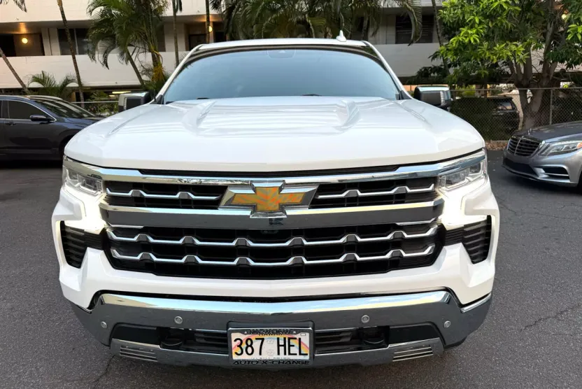 2023 Chevrolet Silverado 1500 LTZ photo 1
