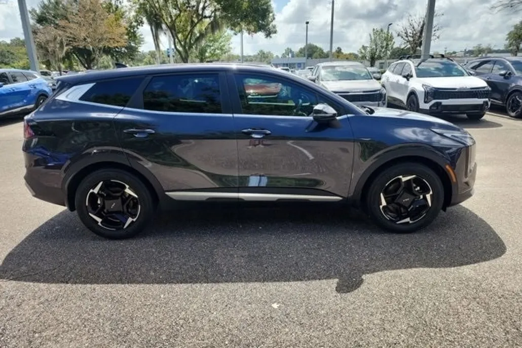 2026 Kia Sportage EX photo 1