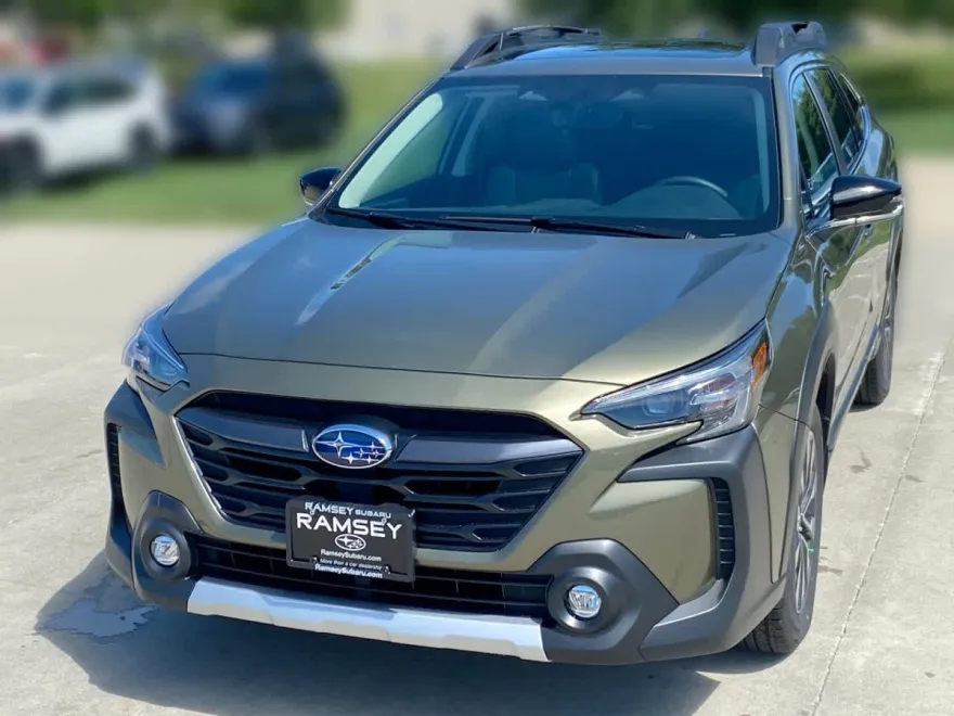 2025 Subaru Outback Premium photo 1