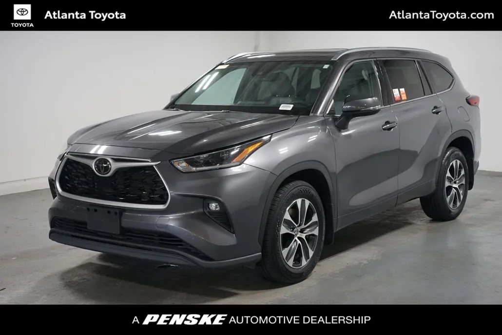 2021 Toyota Highlander XLE photo 1