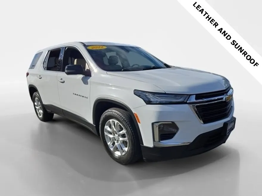 2022 Chevrolet Traverse LS photo 1