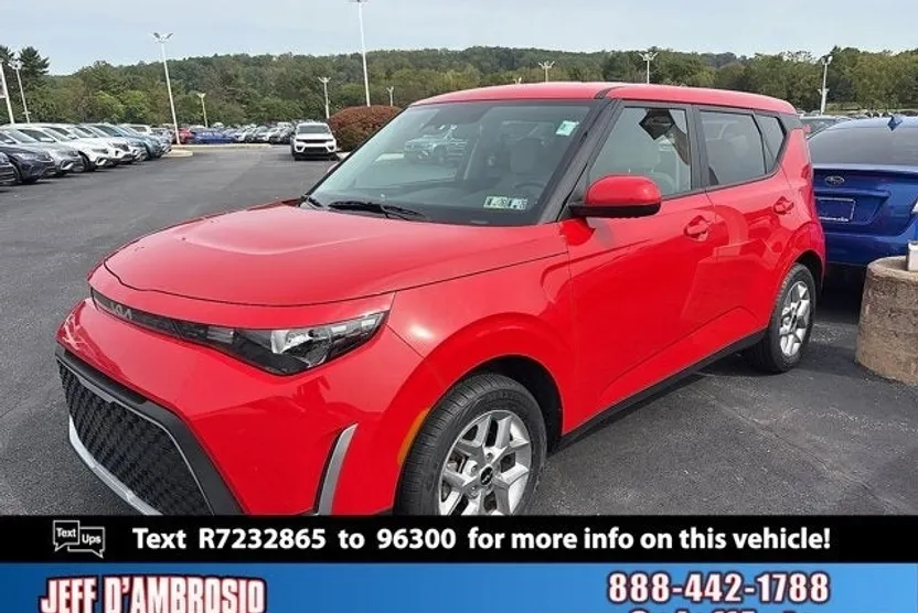 2024 Kia Soul LX photo 1