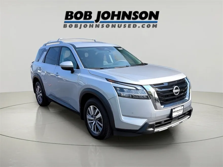 2023 Nissan Pathfinder SL photo 1