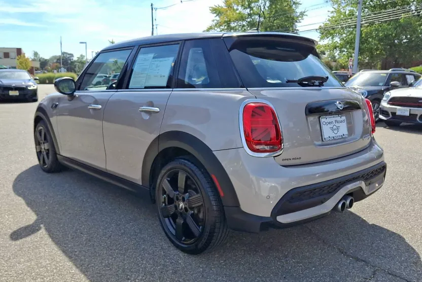 2023 Mini Cooper 4 Door Hardtop S photo 1
